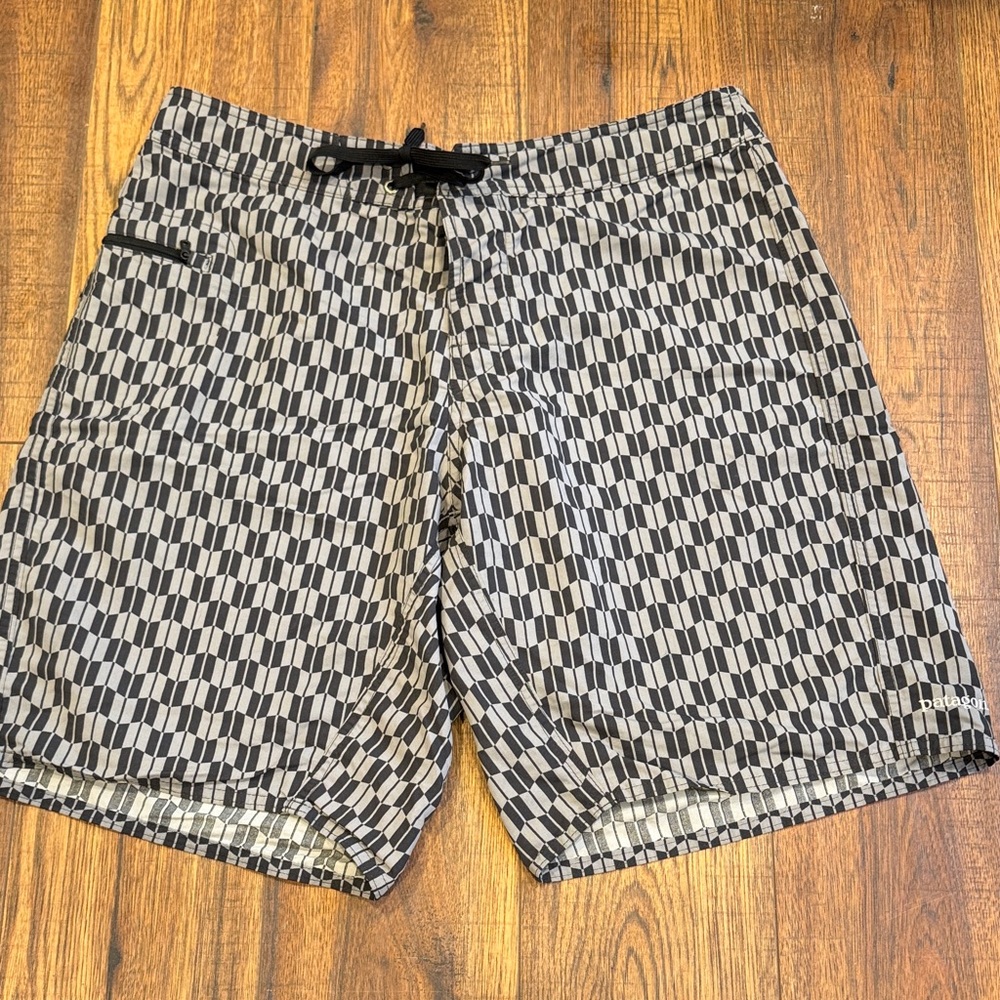 Patagonia Black and White Checkered Swim Shorts Mens 33